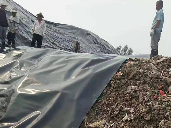 在垃圾填埋場(chǎng)中采用什么規(guī)格的土工膜？
